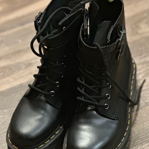 Doc Martens - Picture 5 of 5